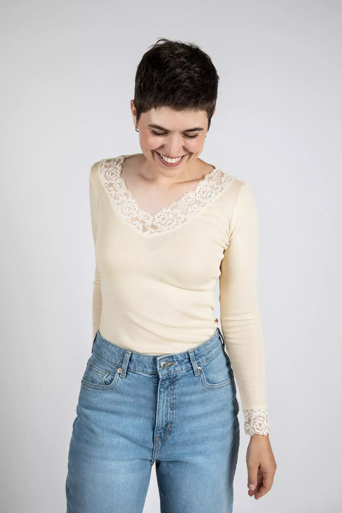 Shirt women, with lace