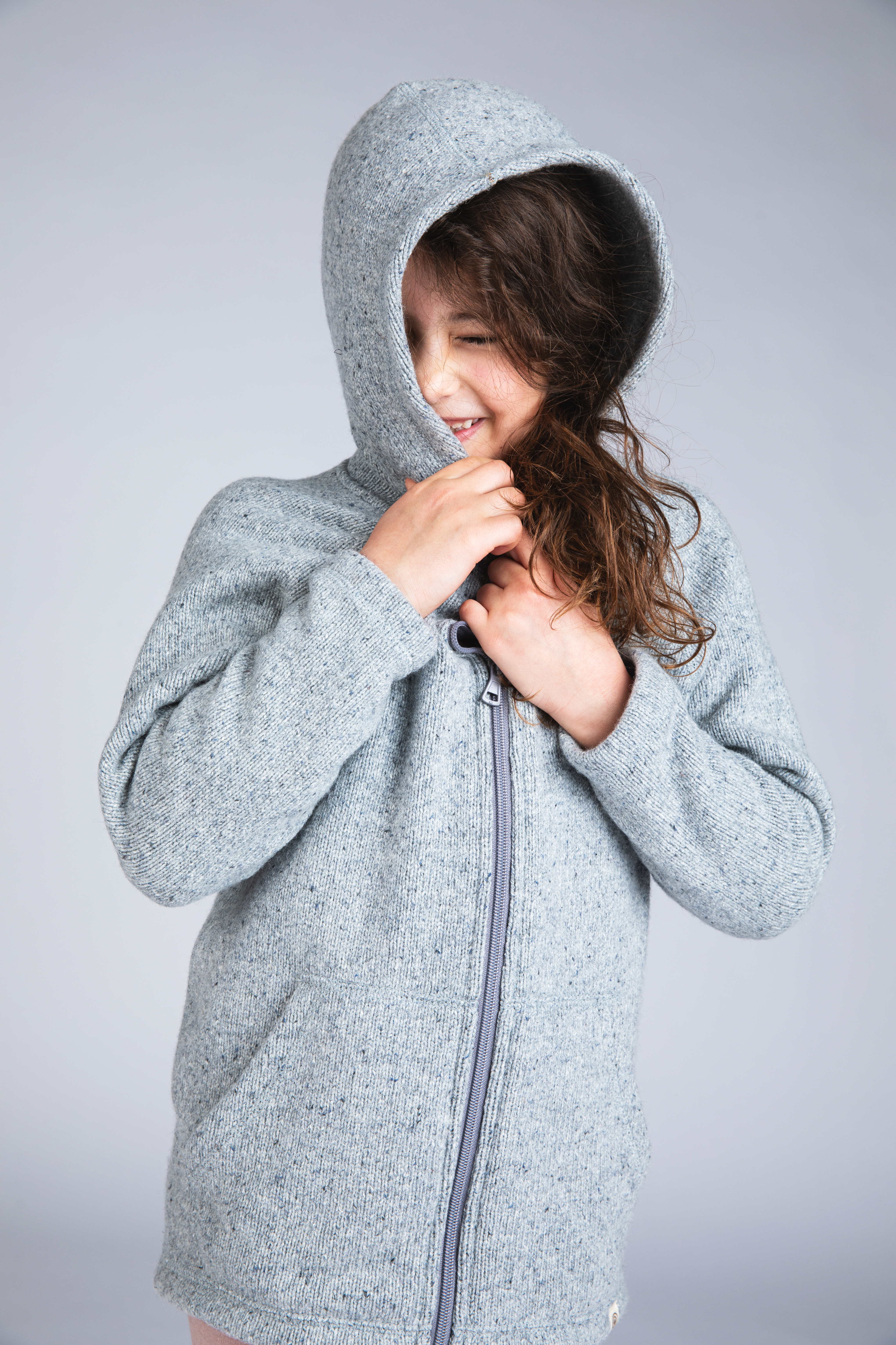 Kinder Kapuzenjacke mit Reißverschluss aus Merinowolle & Seide – Recyclinggarn