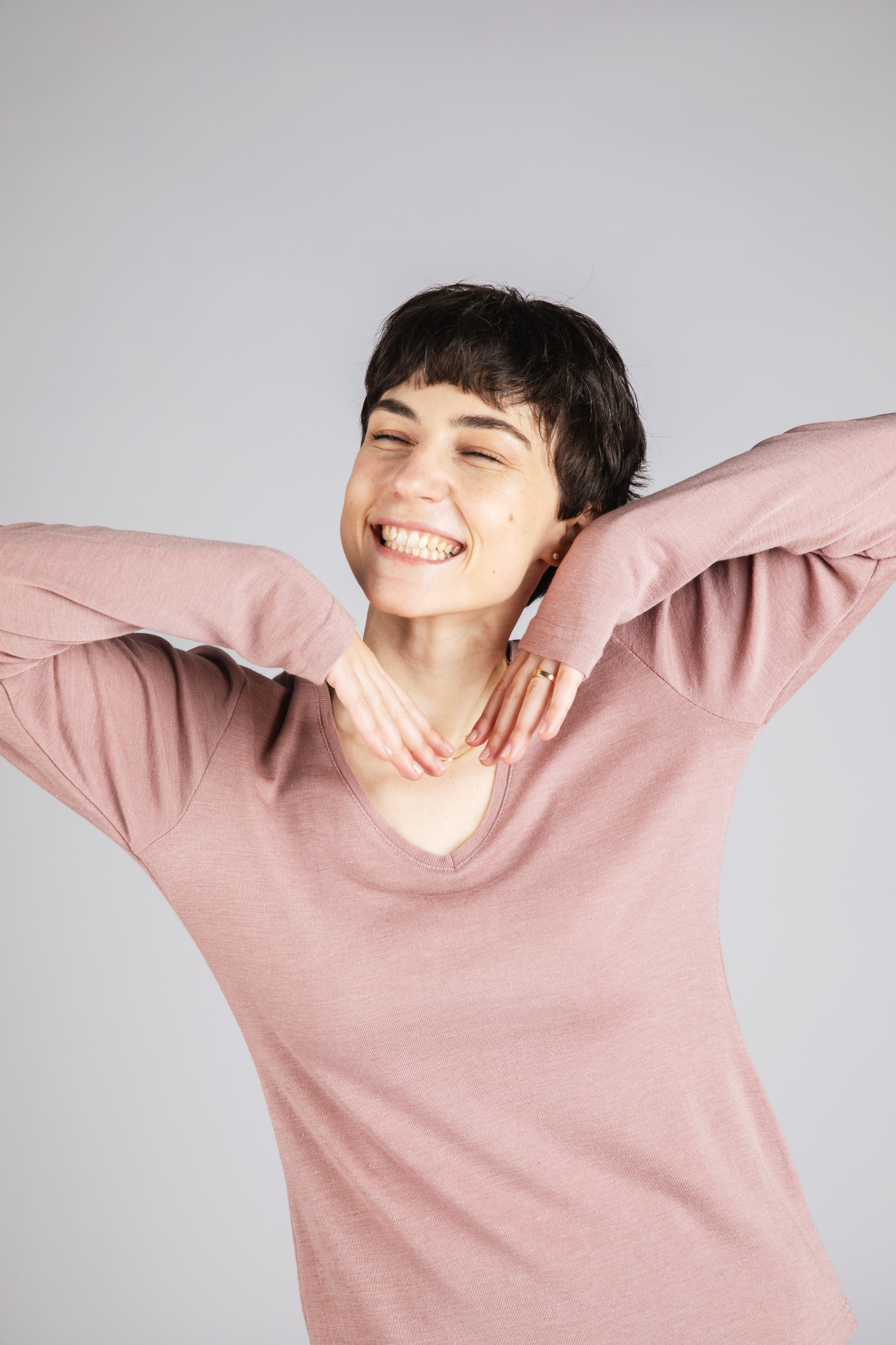 Langarmshirt Damen mit V-Ausschnitt aus Merinowolle & Seide, GOTS