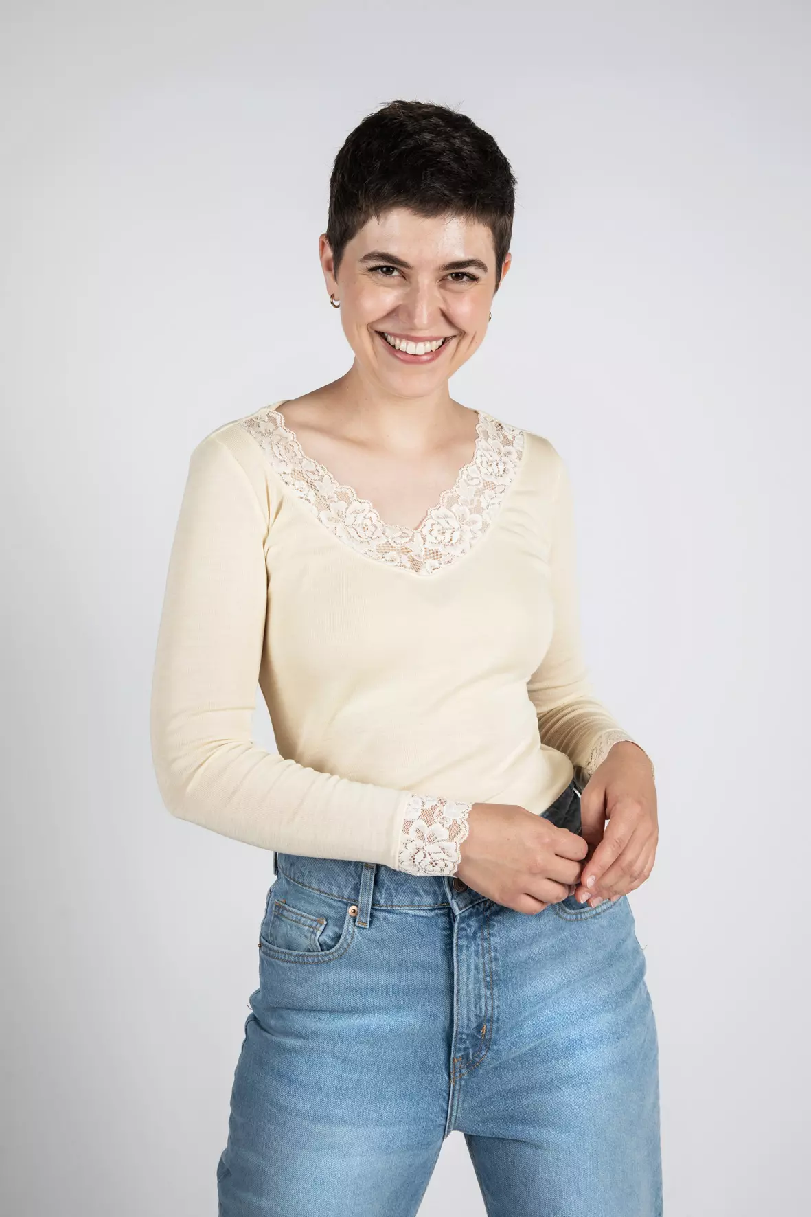 Shirt women, with lace